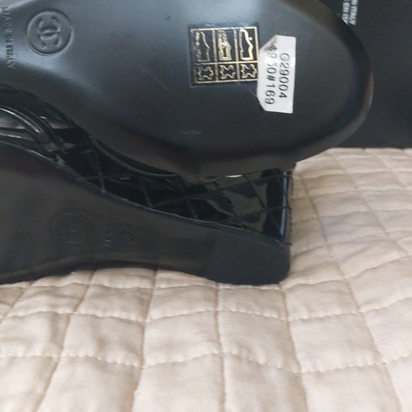 Chanel patent leather wedge - Picture 6 of 8